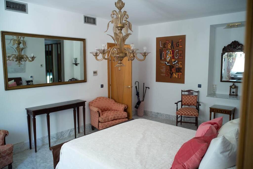 Beachside Villa In Puerto Marina, Benalmadena Luaran gambar